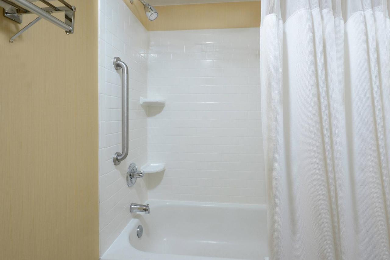 Fairfield Inn & Suites By Marriott Charlottesville North Eksteriør billede