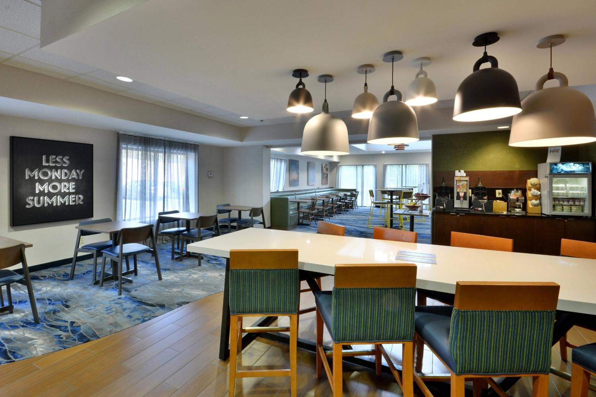 Fairfield Inn & Suites By Marriott Charlottesville North Eksteriør billede