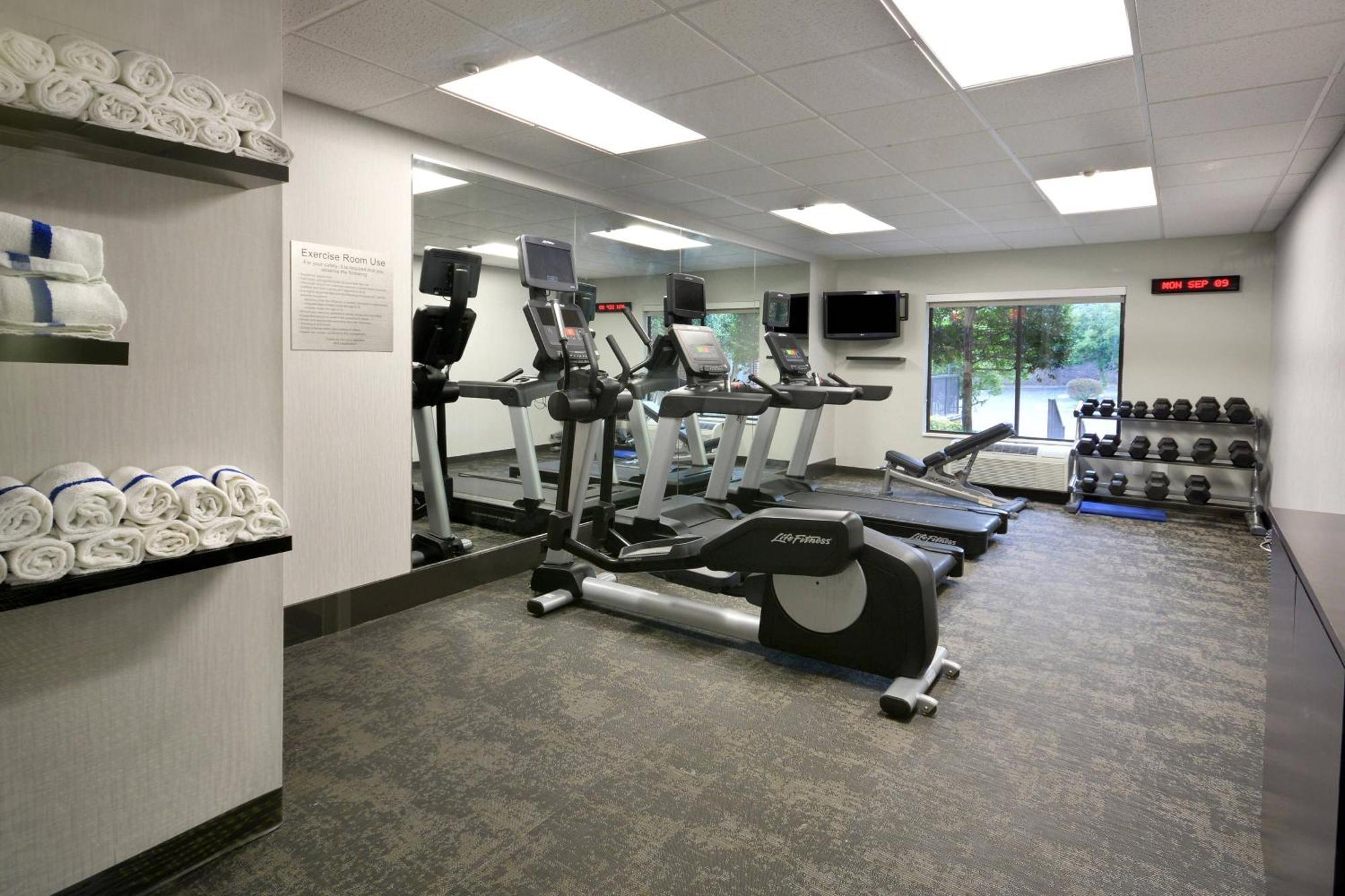 Fairfield Inn & Suites By Marriott Charlottesville North Eksteriør billede